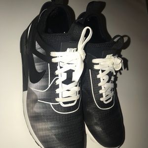 Black nike running shoes